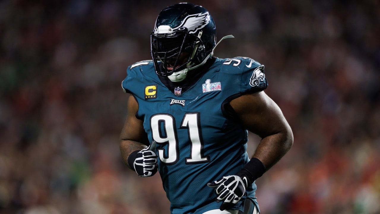 Philadelphia Eagles Defensive Tackle Fletcher Cox Re Signing With