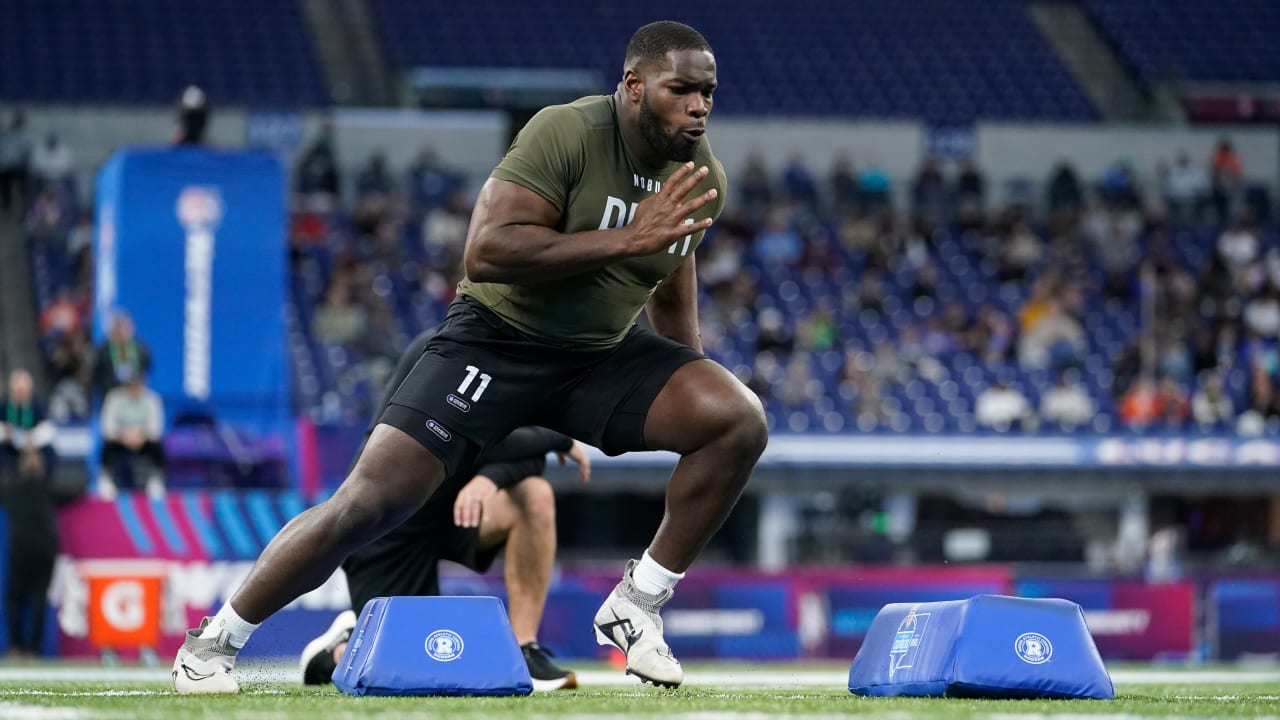 Texas Longhorns Defensive Lineman Moro Ojomo S Nfl Scouting