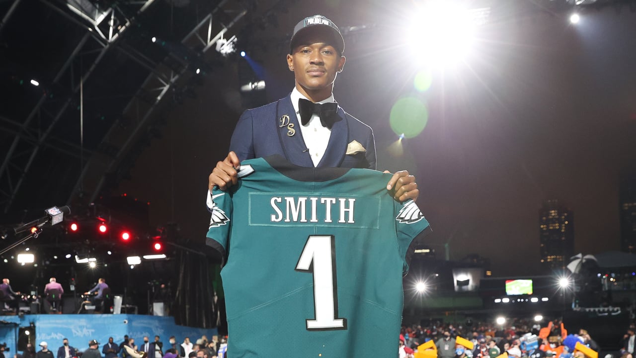 2021 NFL Draft results: Philadelphia Eagles select DeVonta Smith