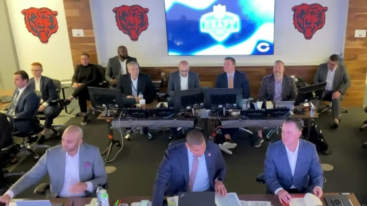 Take a look inside Chicago Bears' draft room