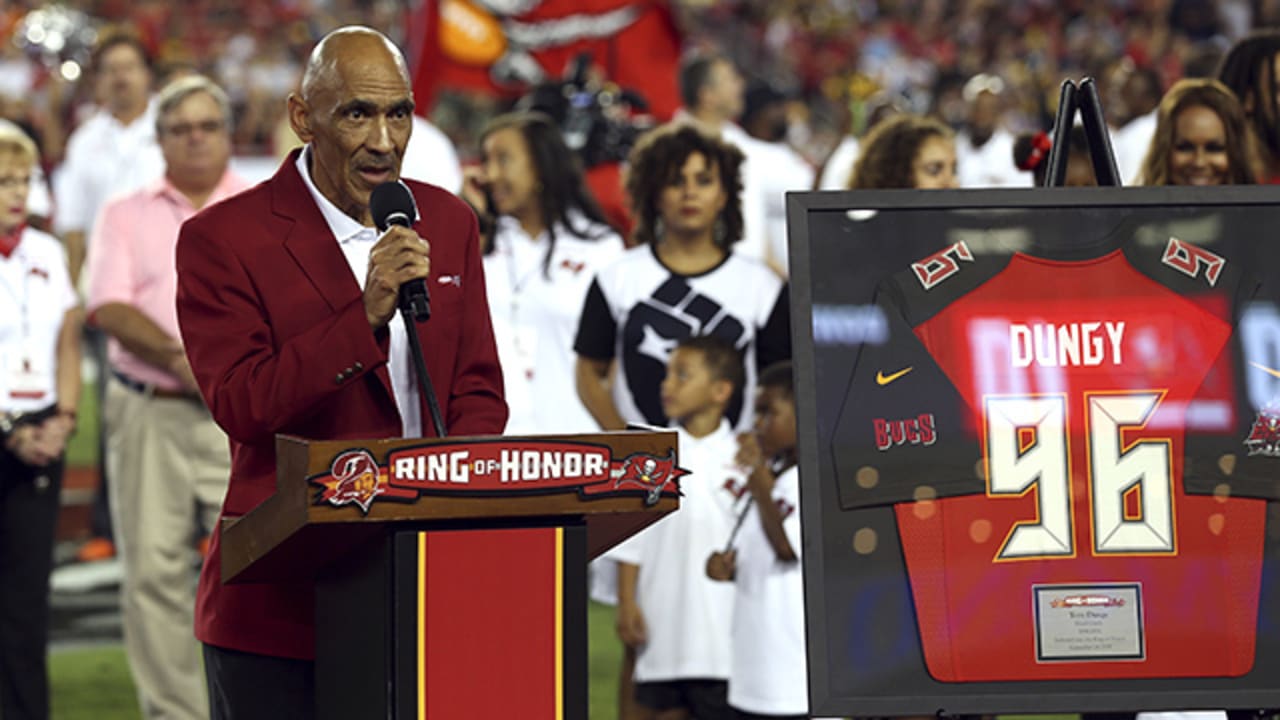 Former head coach Tony Dungy inducted into Tampa Bay Buccaneers