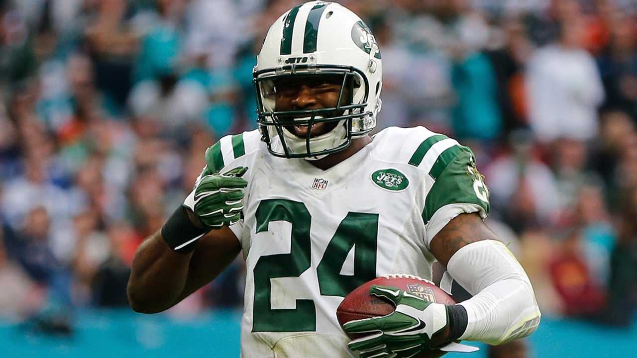 East Rutherford, New Jersey, USA. 3rd Dec, 2017. Kansas City Chiefs  cornerback Darrelle Revis (24) looks on during the NFL game between the  Kansas City Chiefs and the New York Jets at