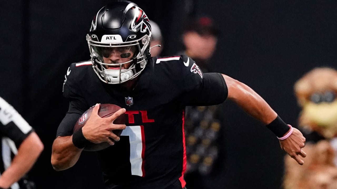 Atlanta Falcons quarterback Marcus Mariota (1) runs the ball during the  first half of an NFL football game against the Cleveland Browns, Sunday,  Oct. 2, 2022, in Atlanta. The Atlanta Falcons won