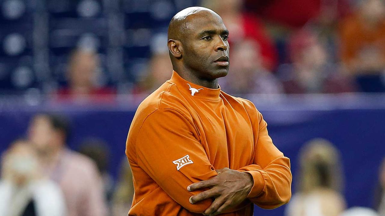 Charlie Strong loses two transfers at Texas