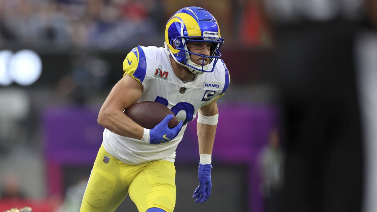 November 28, 2021: Los Angeles Rams wide receiver Cooper Kupp (10) warming  up during the NFL football game between the Los Angeles Rams and the Green  Bay Packers at Lambeau Field in