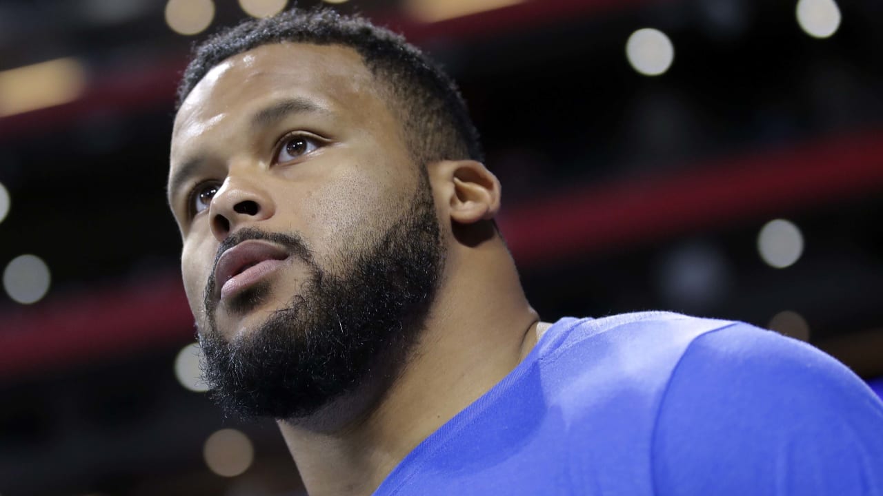 Long: Aaron Donald is 'best football player in the world'