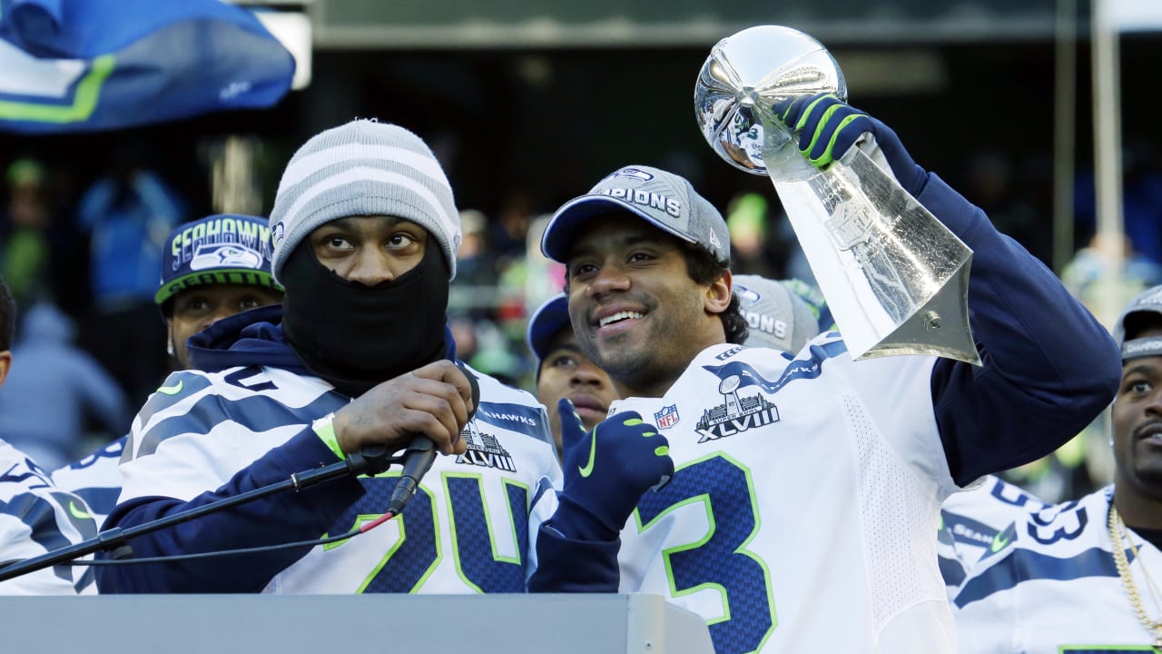 Unidentified Seattle Seahawks Fan Taken Photo with Seahawks Team Uniform on  Broadway during Super Bowl XLVIII Week in Manhattan Editorial Stock Photo -  Image of trophy, sports: 37379628