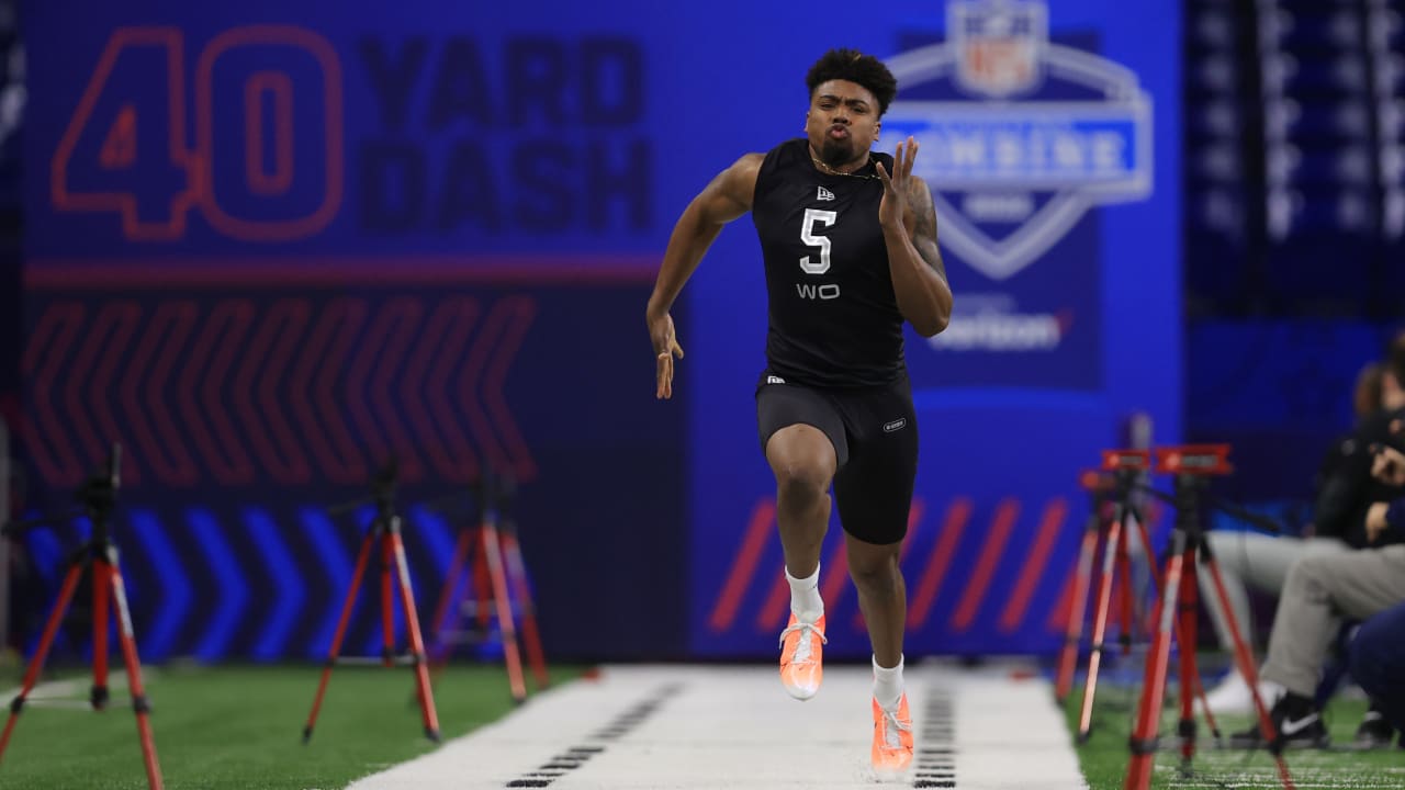 Wide receiver Treylon Burks runs official 4.55second 40yard dash at