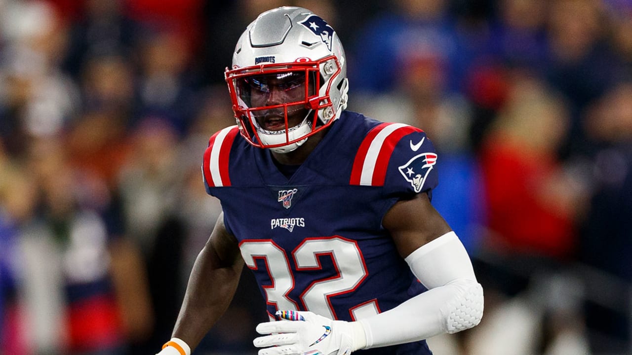 Patriots re-sign S Devin McCourty for 2 years, $23M