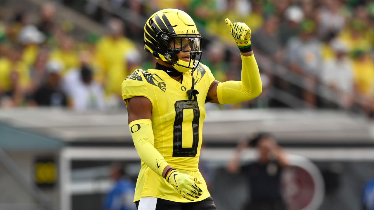 Christian Gonzalez, Oregon Ducks cornerback, selected by New