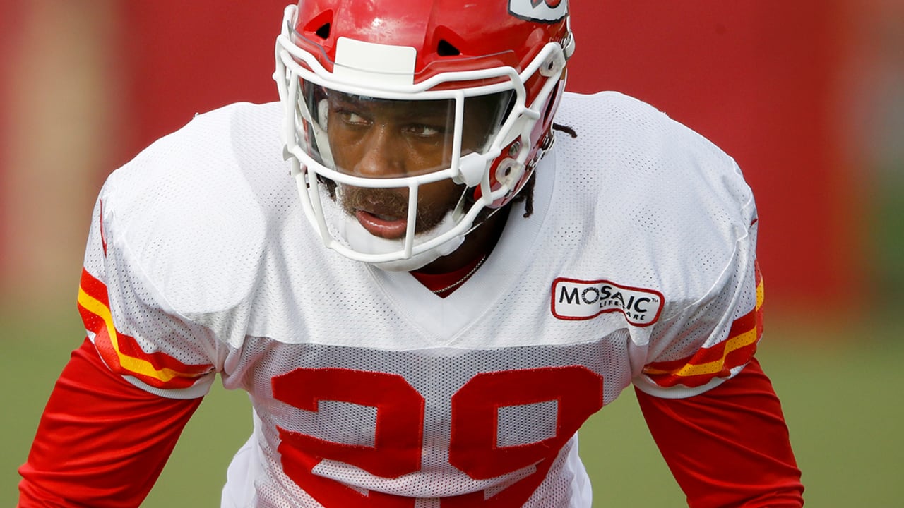 Eric Berry 181125-sl.jpg