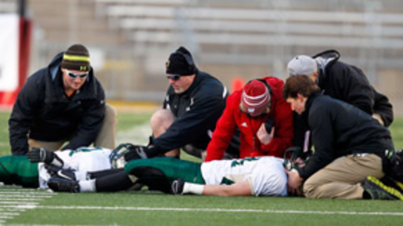 hs-football-140507-evo.jpg