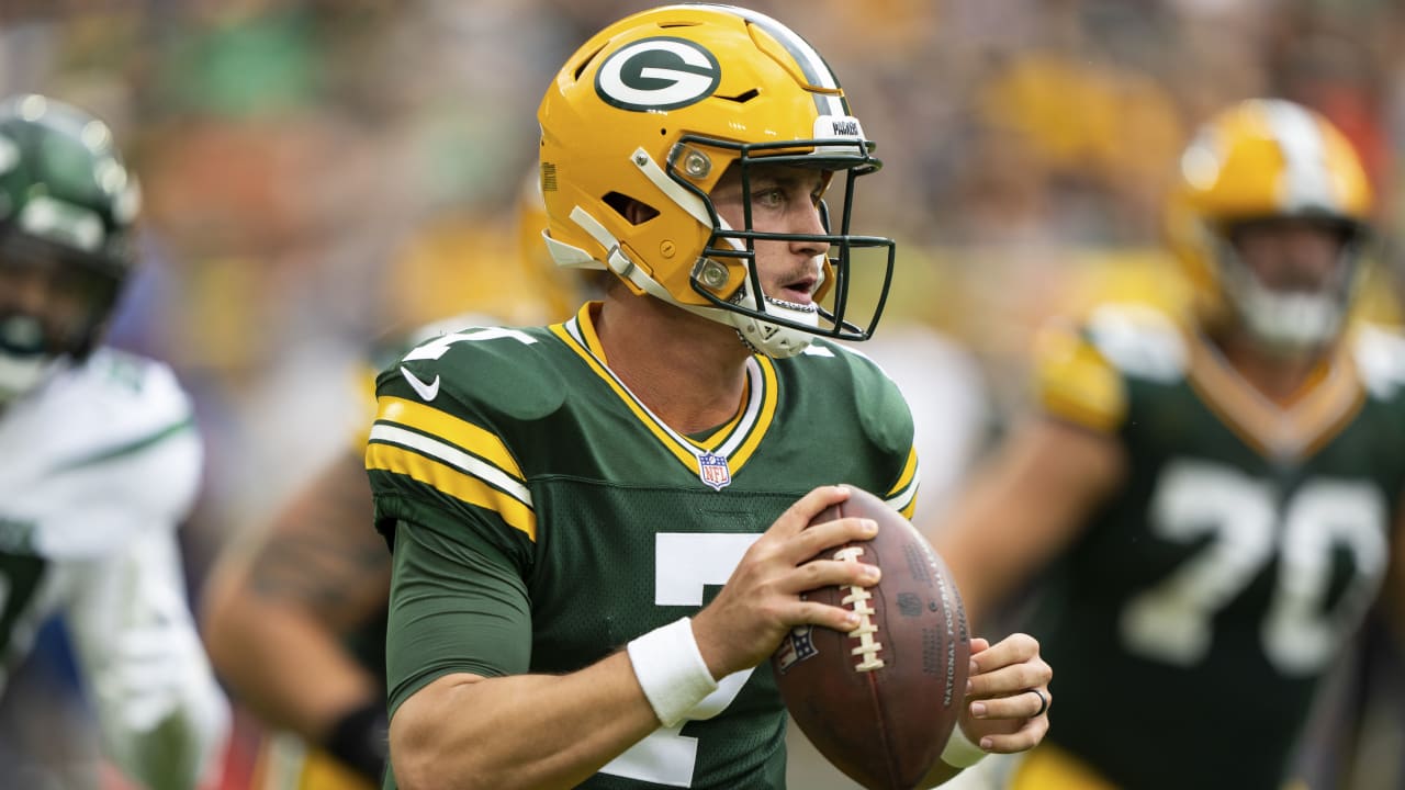 Green Bay Packers quarerback Kurt Benkert channels Rodgers on