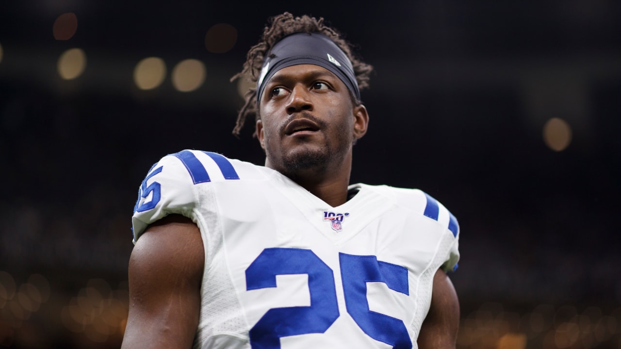 Fantasy Football: Draft Nyheim Hines Over Marlon Mack