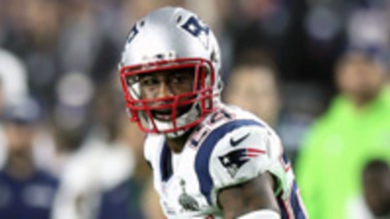 darrelle-revis-150325-spot.jpg