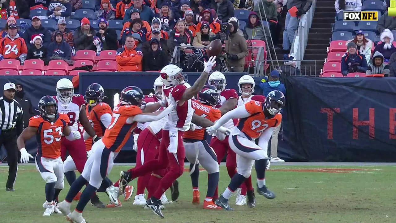 Arizona Cardinals tight end Maxx Williams (87) runs onto the field