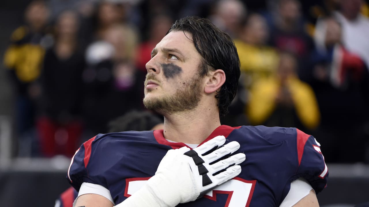 NFL: Cancer survivor Quessenberry to make debut for Texans