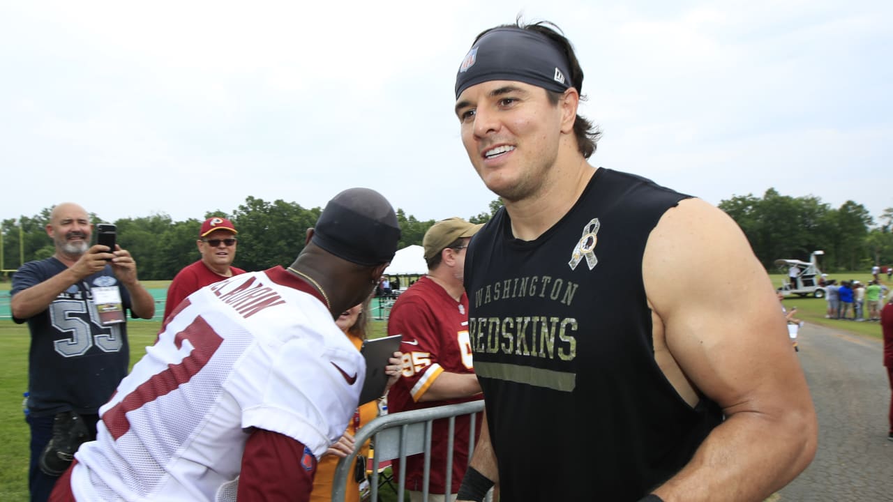 Ryan kerrigan salute hot sale to service jersey