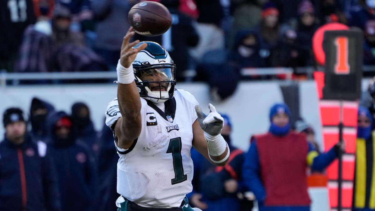 NFL: Jalen Hurts finds DeVonta Smith for touchdown in Philadelphia Eagles  win - BBC Sport