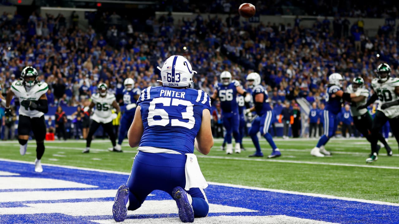 Indianapolis Colts guard Danny Pinter (63) walks off the field after an NFL  football game against the Miami Dolphins, Sunday, Oct. 3, 2021, in Miami  Gardens, Fla. (AP Photo/Doug Murray Stock Photo - Alamy