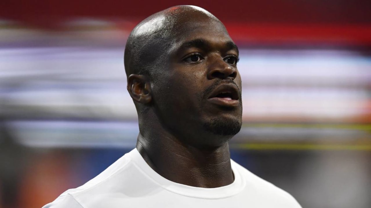 Hawks' division rival Cardinals get Adrian Peterson