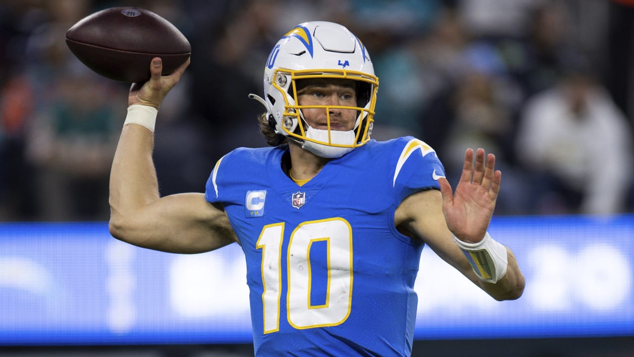 Week 16 NFL game picks: Chargers keep Colts reeling on Monday night