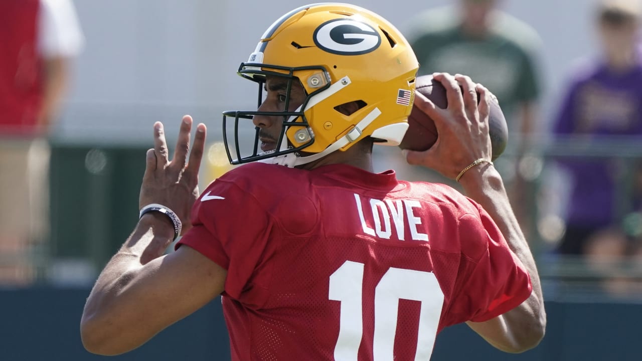 NFL: Aaron Rodgers Teammate Lashes Out At Him After Practice (Statement)