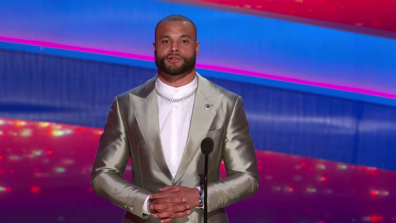 Dallas Cowboys quarterback Dak Prescott catches up with NFL Network's  Melissa Stark, Nate Burleson at NFL Honors red carpet