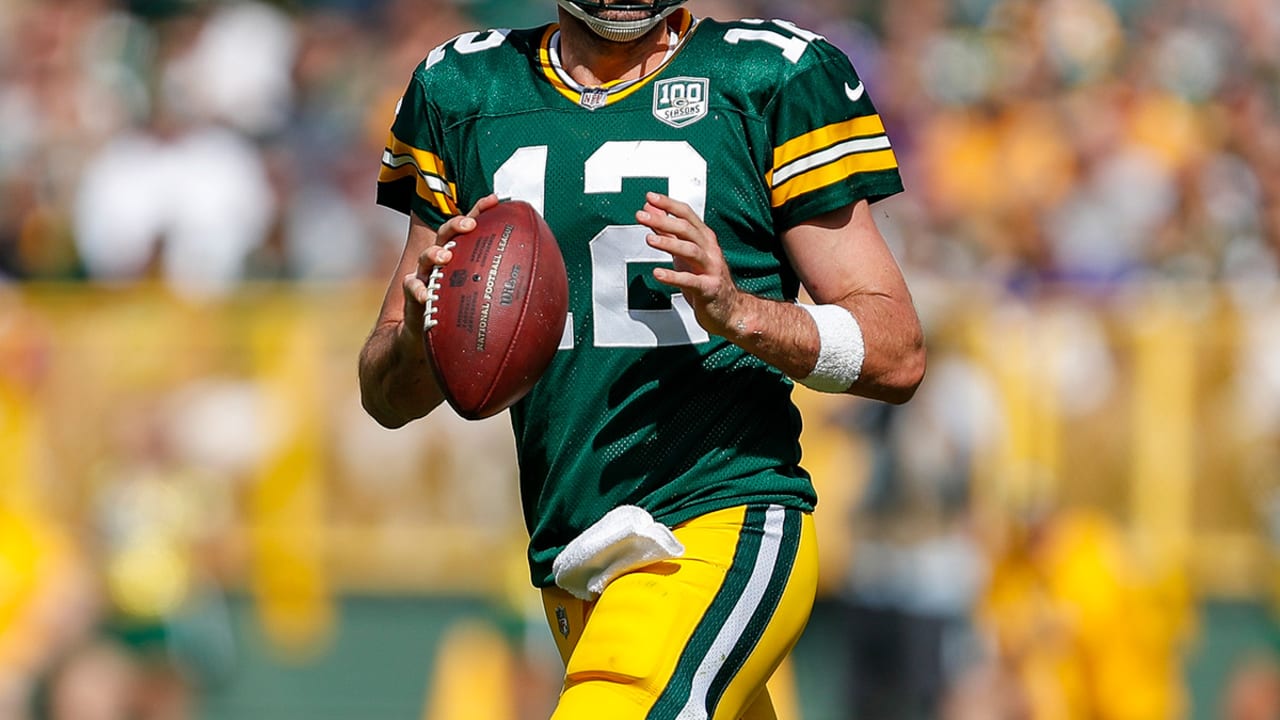 Packers' Aaron Rodgers concerned that knee injury could get worse