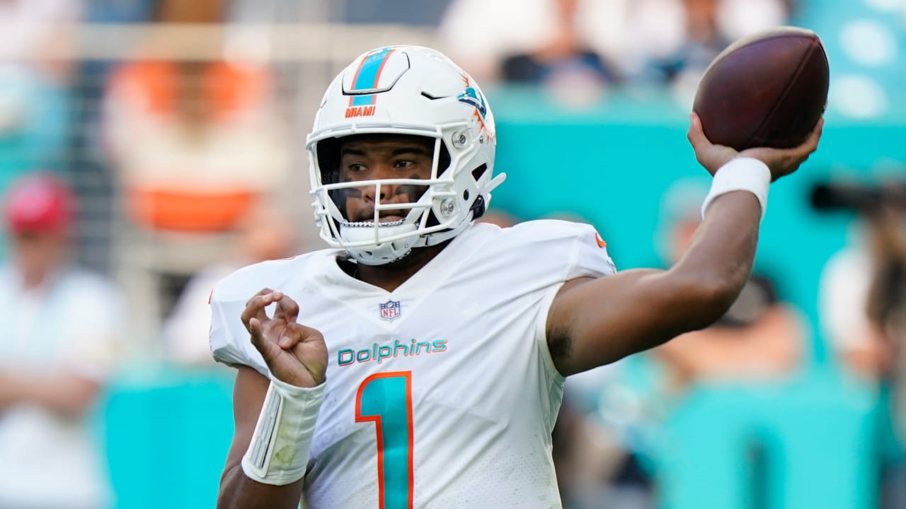 Week 1 Fantasy Football QB Rankings: PFN Staff's Top Consensus Players  Include Justin Fields, Tua Tagovailoa, and Others