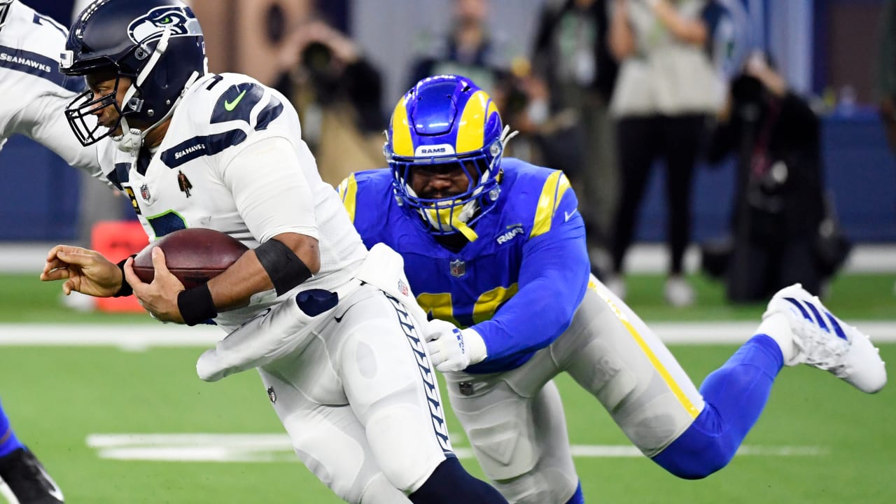 Los Angeles Rams linebacker Von Miller's first sack as a Ram comes on third  down vs. Seattle Seahawks quarterback Russell Wilson