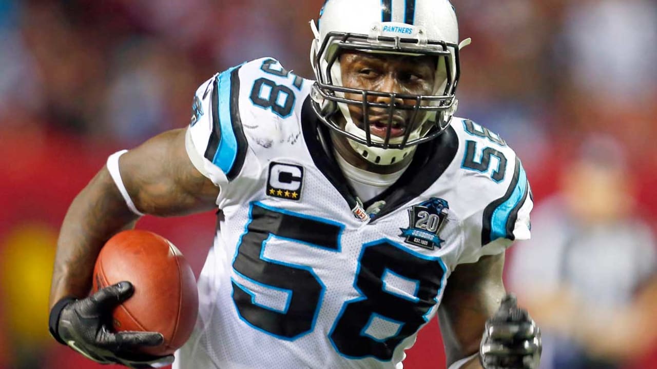 Panthers sign linebacker Thomas Davis to one-year extension