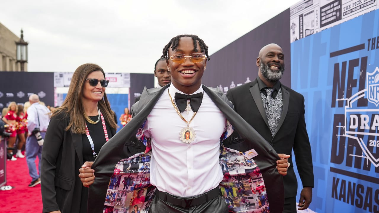 Photo Gallery: NFL Draft Picks Walkin' the Walk on Red Carpet in