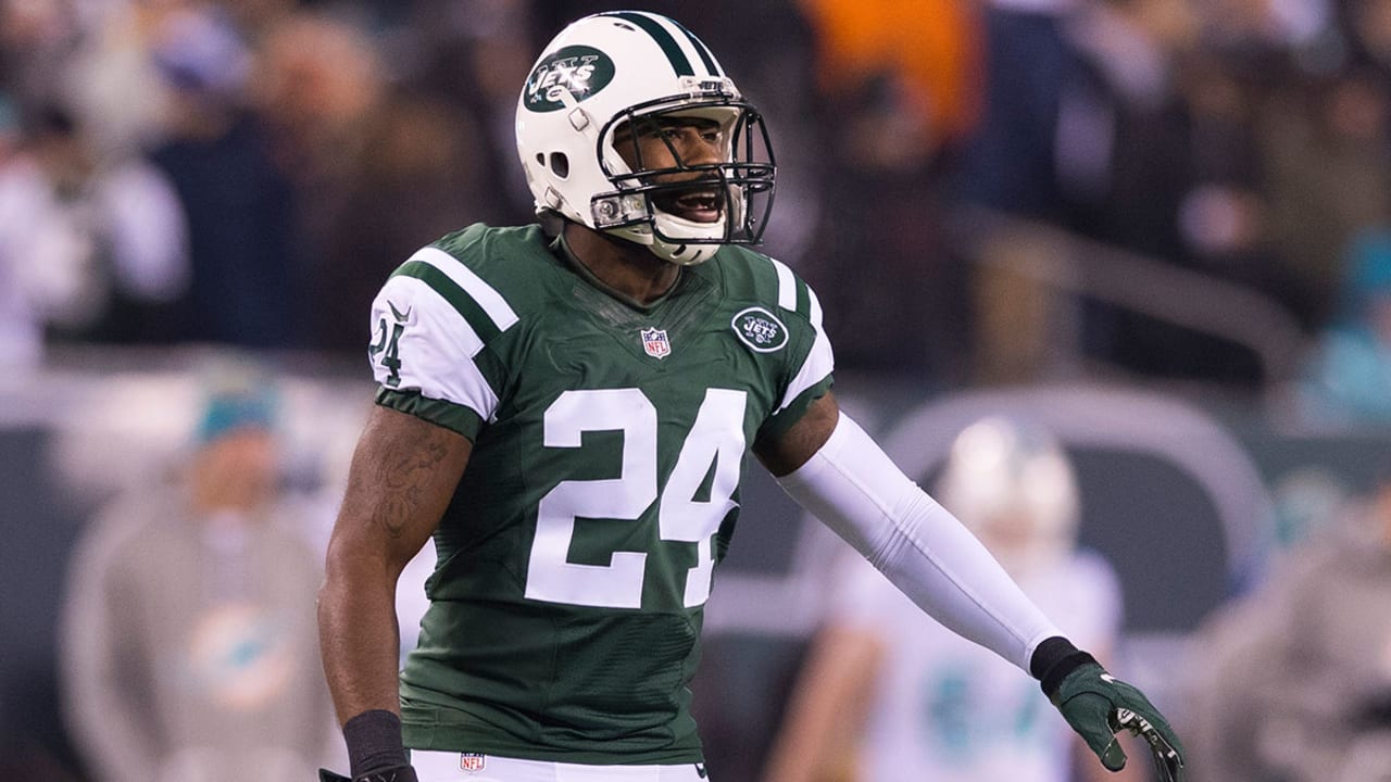 revis-171122-sl.jpg
