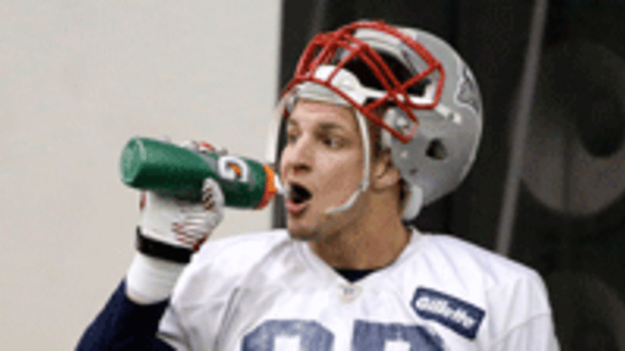 rob-gronkowski-spot_150129.jpg