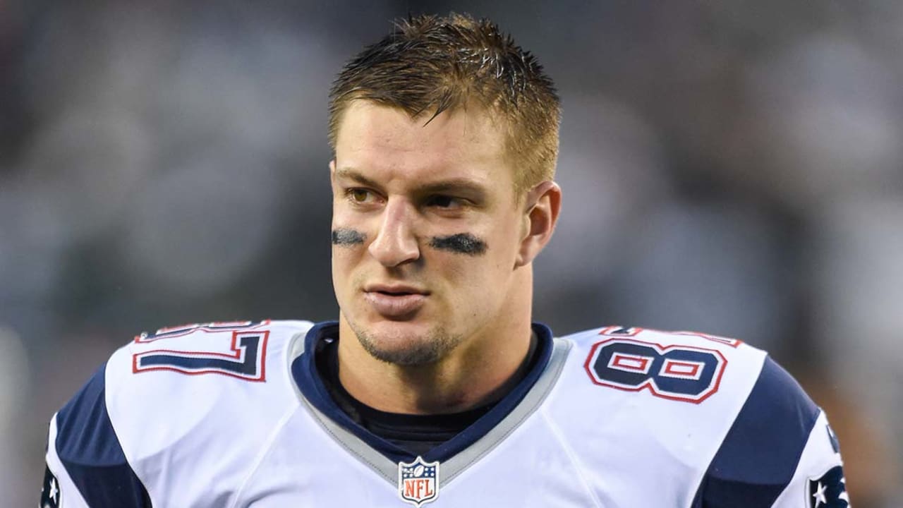 Rob-Gronkowski-160722-SL.jpg