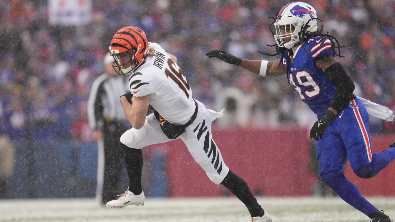 Quarterback Joe Burrow's 13-yard dart to wide receiver Trenton Irwin  converts third-and-10 for Cincinnati Bengals