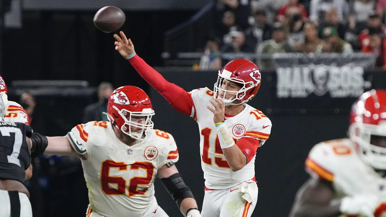 NFL QB Index, Week 8: Patrick Mahomes back in the No. 1 spot; Daniel Jones  climbing toward top 10