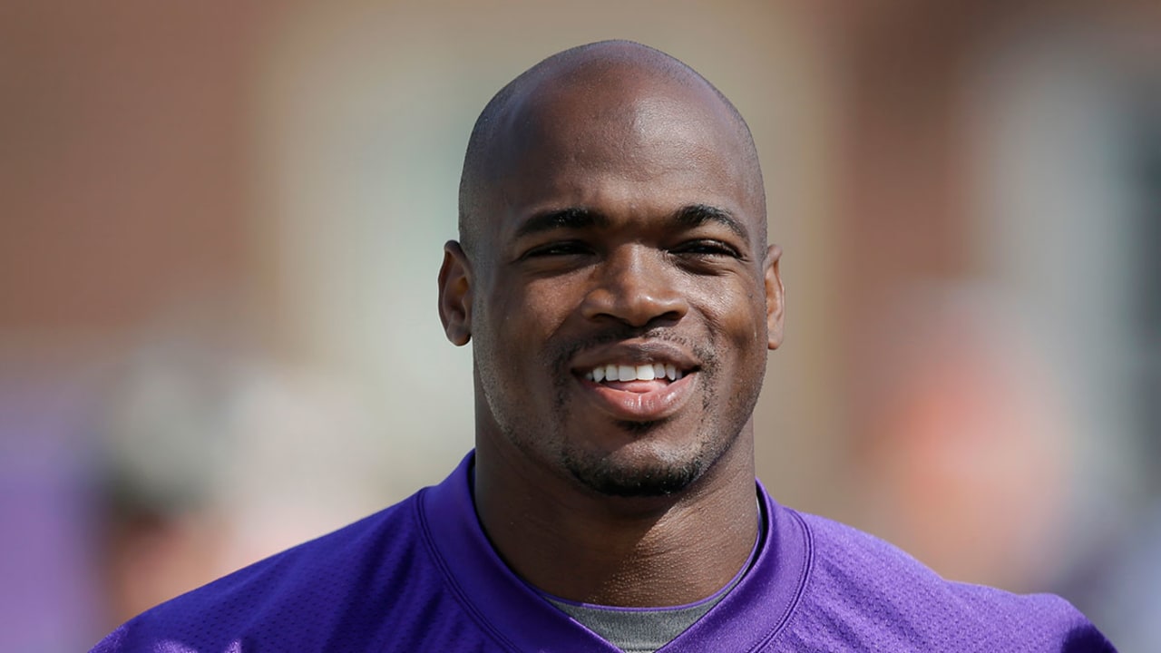 Adrian-Peterson-150602-SL.jpg