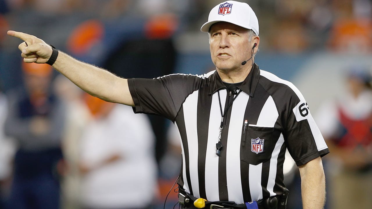 line judge Mark Perlman (9) during the Denver Broncos v the Los