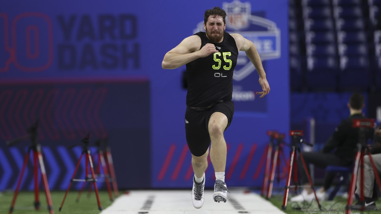 Offensive lineman Matt Waletzko runs official 5.03-second 40-yard