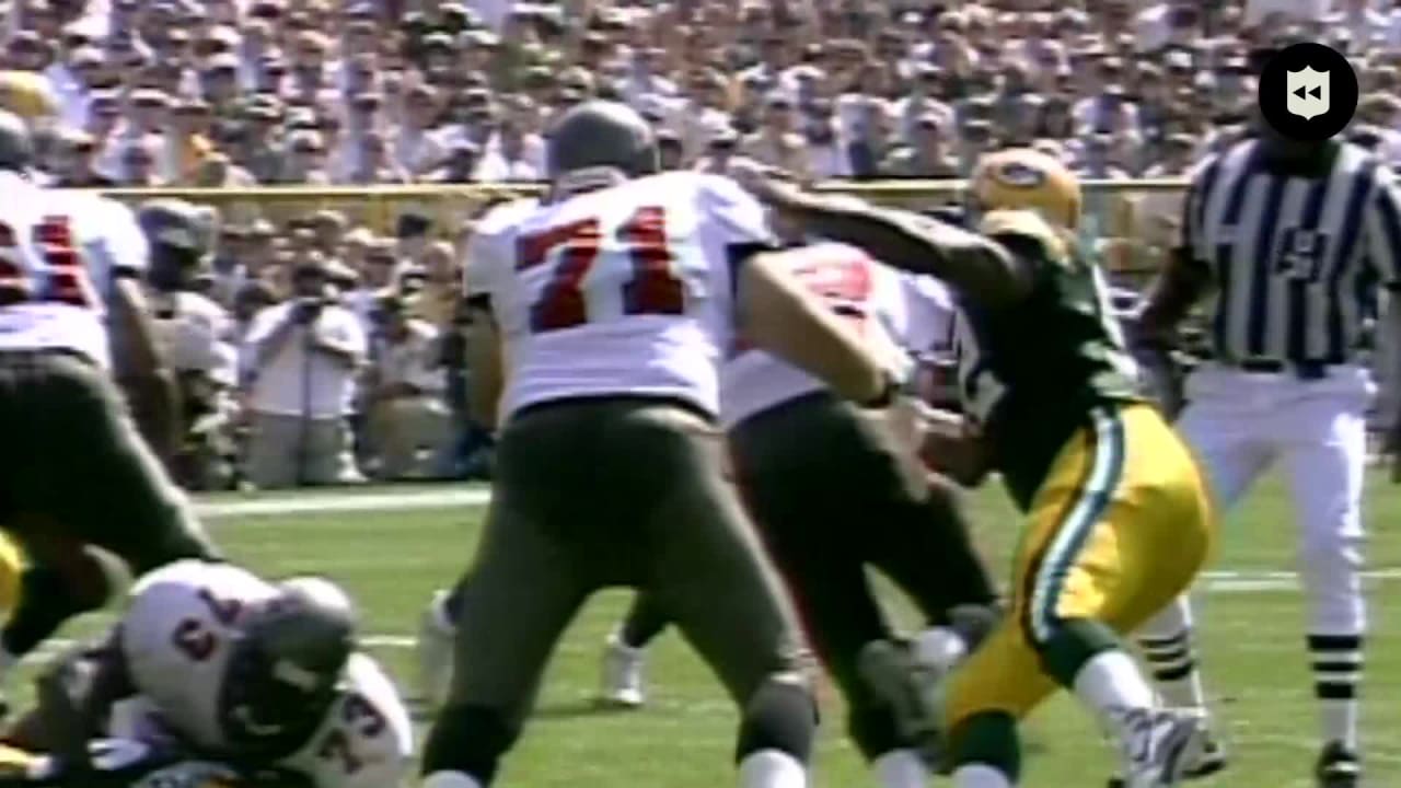 In 1996, NFL was OK with Reggie White paying teammates for hits