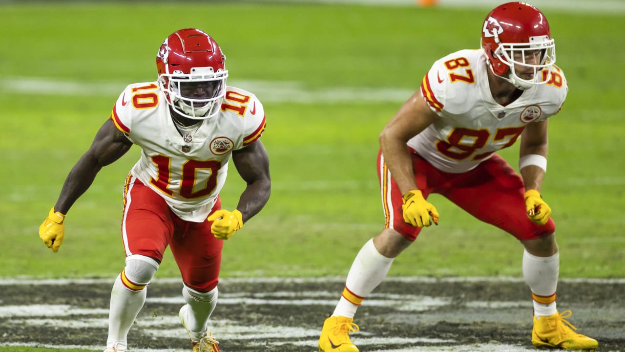 Chiefs news: Travis Kelce 3-word message Tyreek Hill after