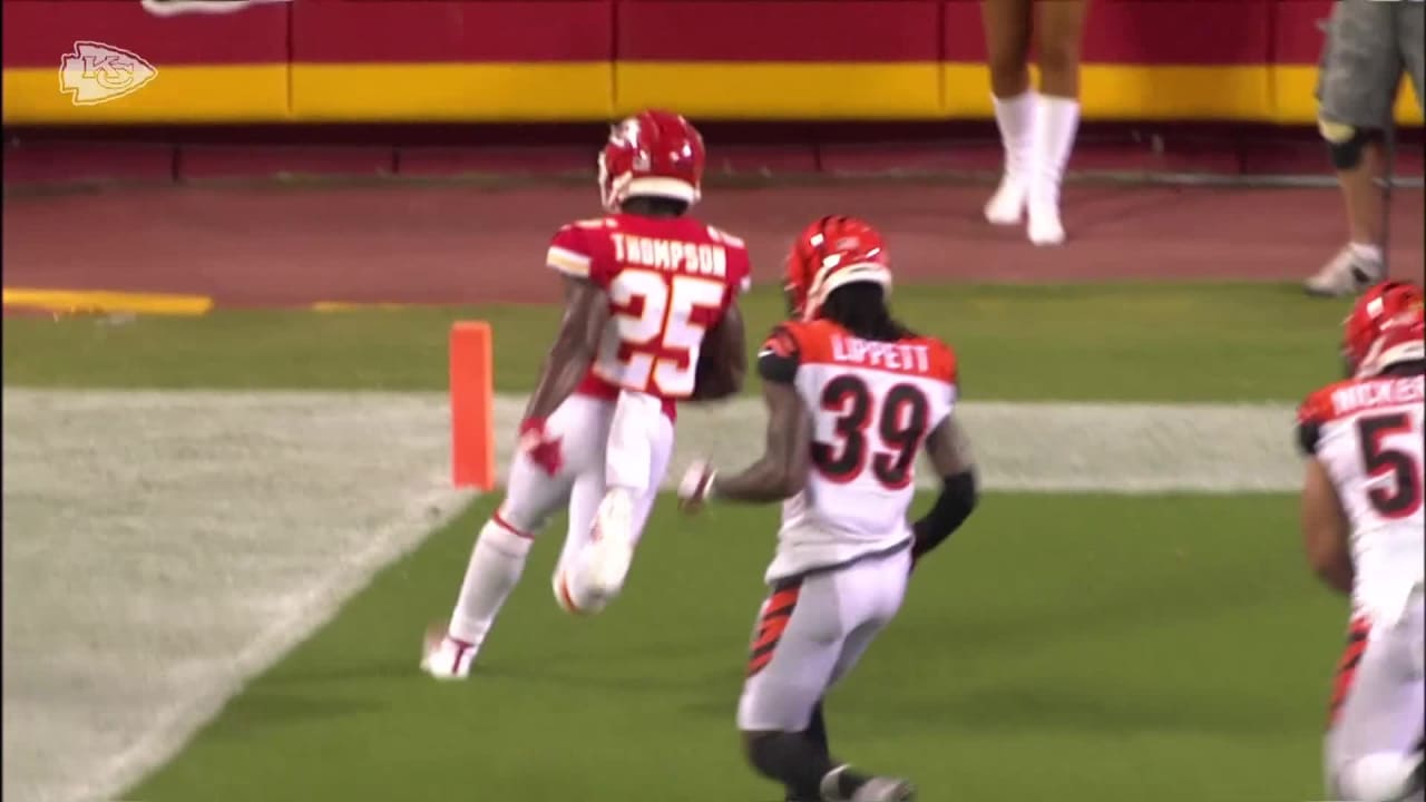 Darwin Thompson zips through Cincy's defense for 29yard TD