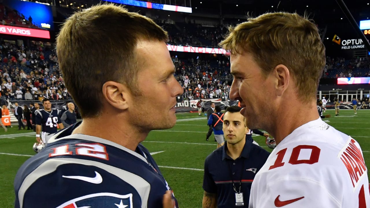 brady-manning-171130-sl