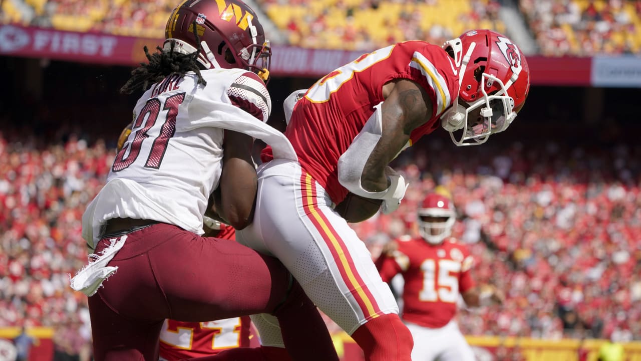 Is that Tony Gonzalez? Kansas City Chiefs tight end wearing No. 88, Jody  Fortson, catches a back-shoulder touchdown from quarterback Patrick Mahomes