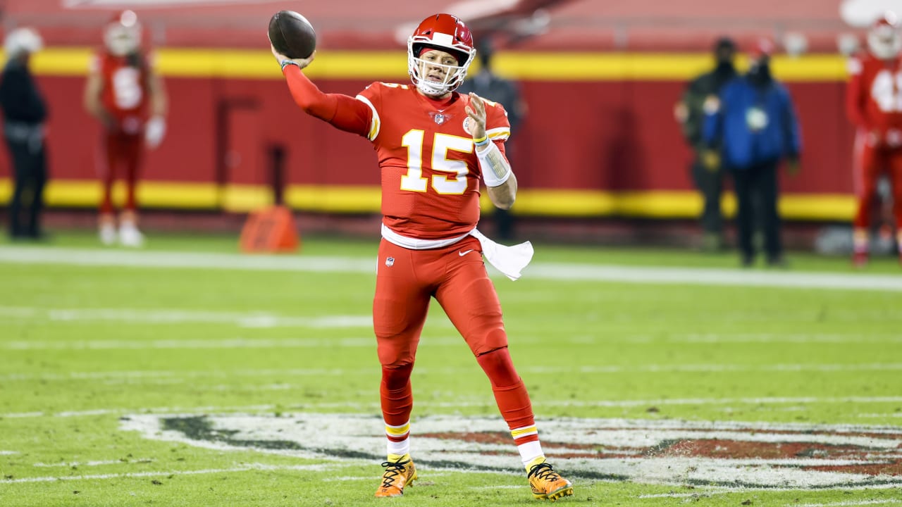 Patrick Mahomes, Travis Kelce remain in top 5 of NFL Pro Bowl voting