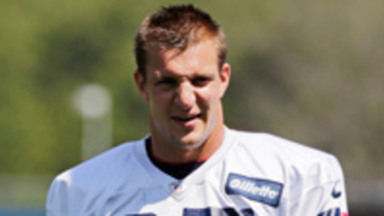 Gronkowski-Rob-140907-SL.jpg