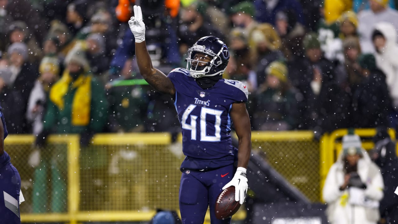 Tennessee Titans running back Dontrell Hilliard beats Green Bay Packers
