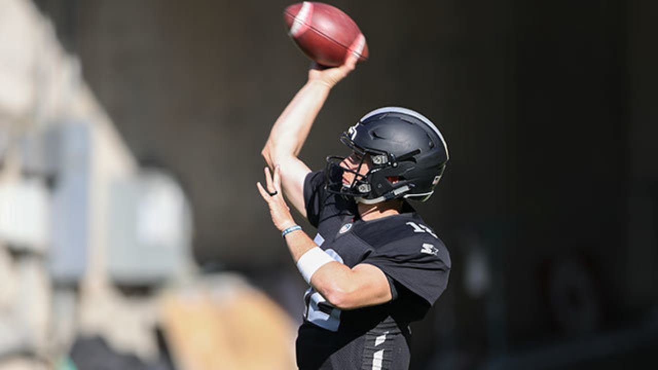 Luis Perez's first throw is a dime to Quinton Patton for 19 yards